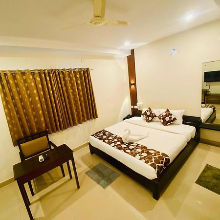 Shloka Residency Otel Shamshabad Dış mekan fotoğraf