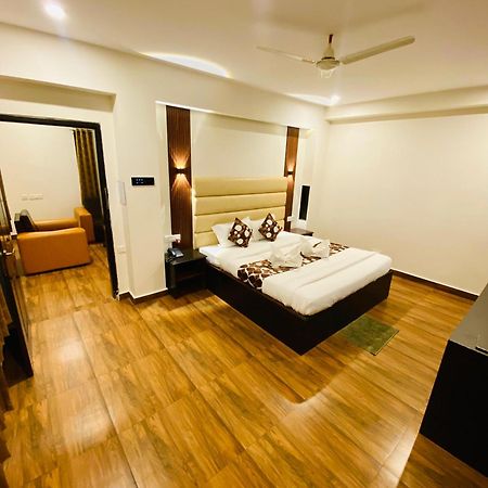 Shloka Residency Otel Shamshabad Dış mekan fotoğraf