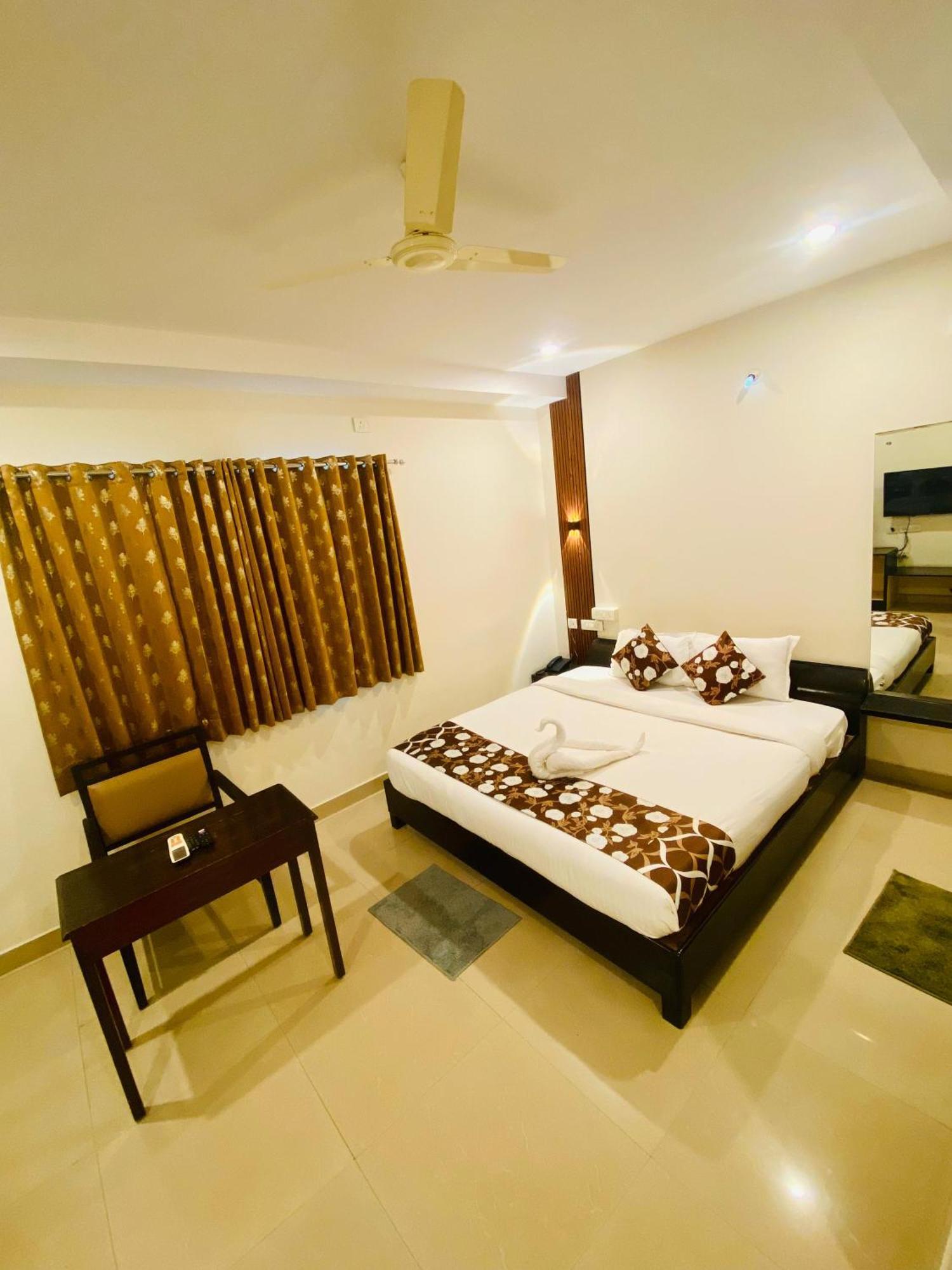 Shloka Residency Otel Shamshabad Dış mekan fotoğraf