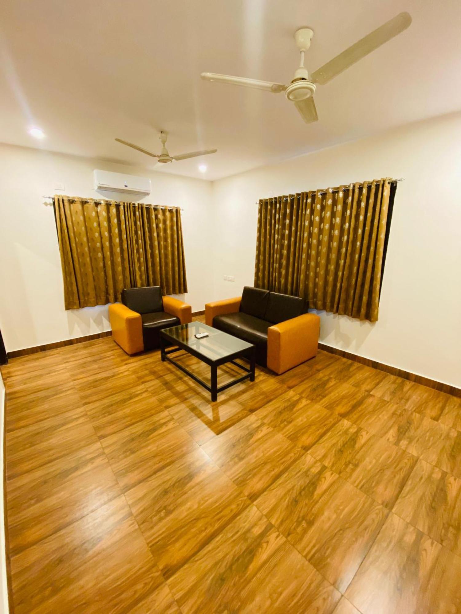 Shloka Residency Otel Shamshabad Dış mekan fotoğraf