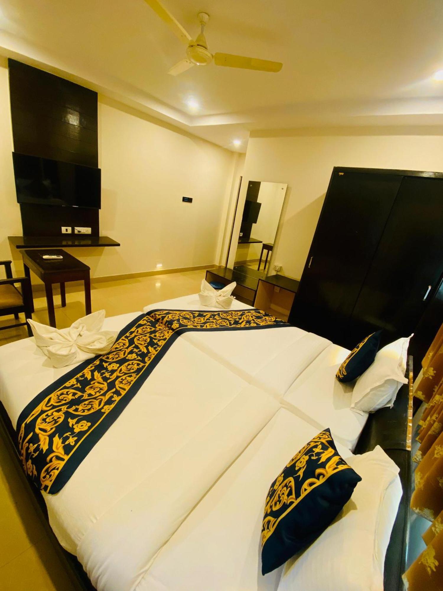 Shloka Residency Otel Shamshabad Dış mekan fotoğraf
