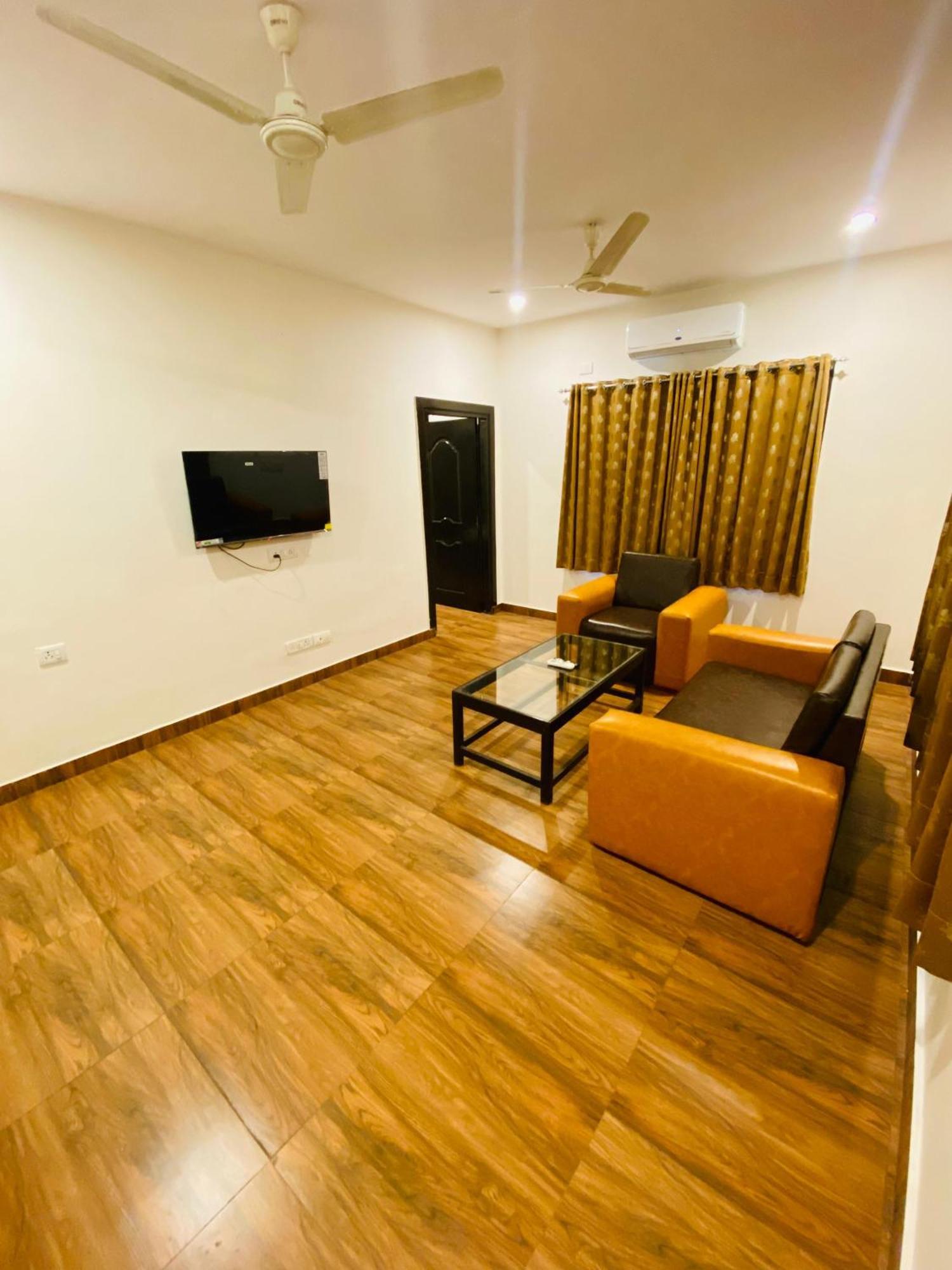 Shloka Residency Otel Shamshabad Dış mekan fotoğraf
