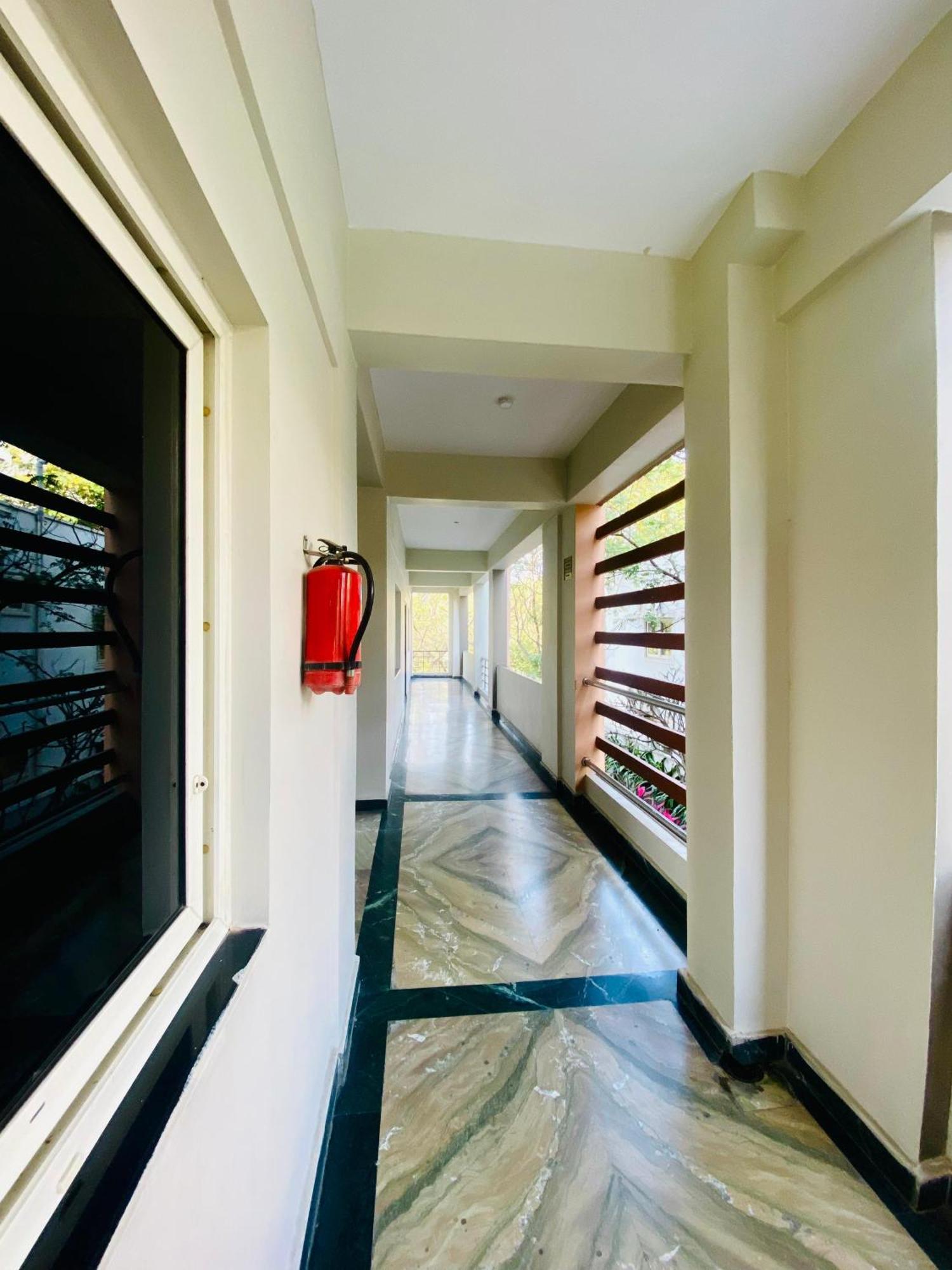 Shloka Residency Otel Shamshabad Dış mekan fotoğraf